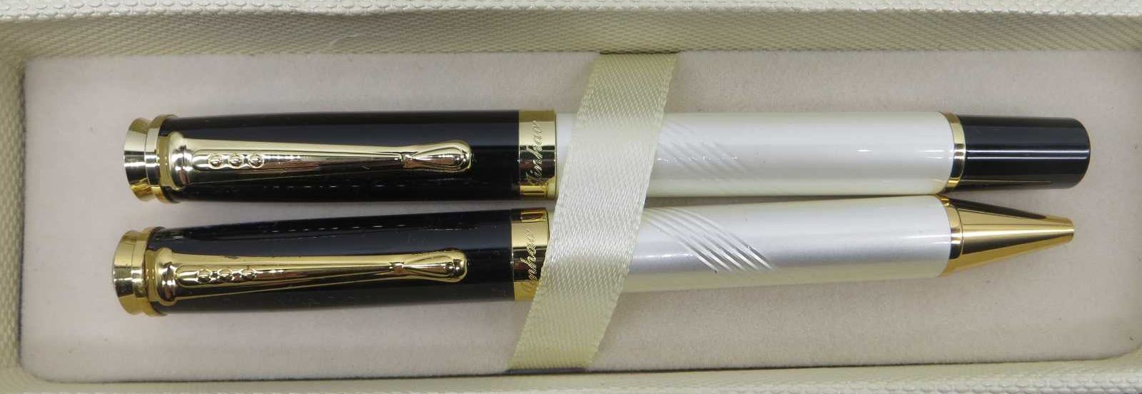 Набор подарочный Sonata 2ручки чёрно-белые с золотом-ролер и шариковая в коробке